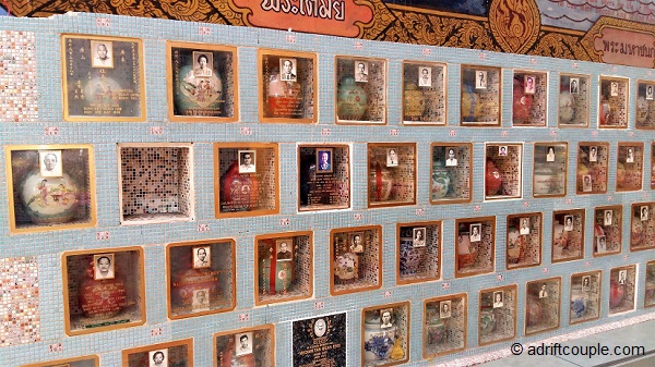 Way Chaiya Urns with ashes